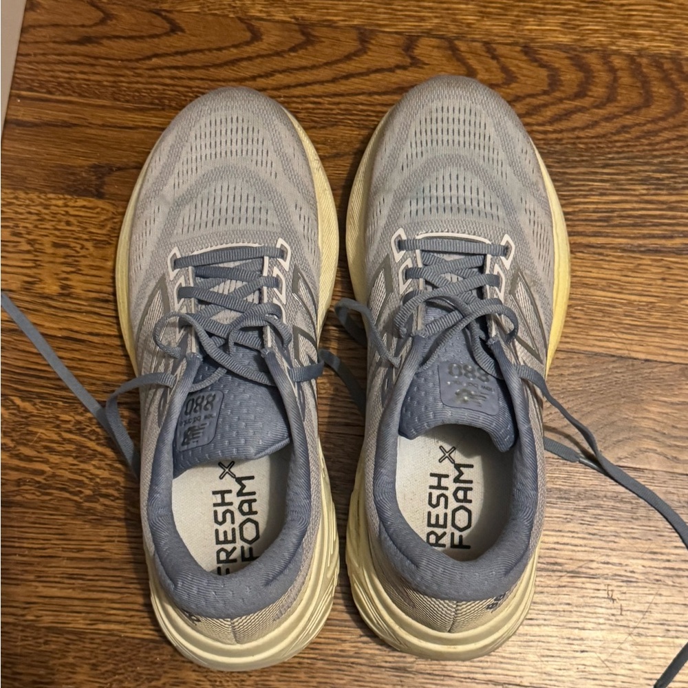 New Balance 880 Women’s Size 9.5